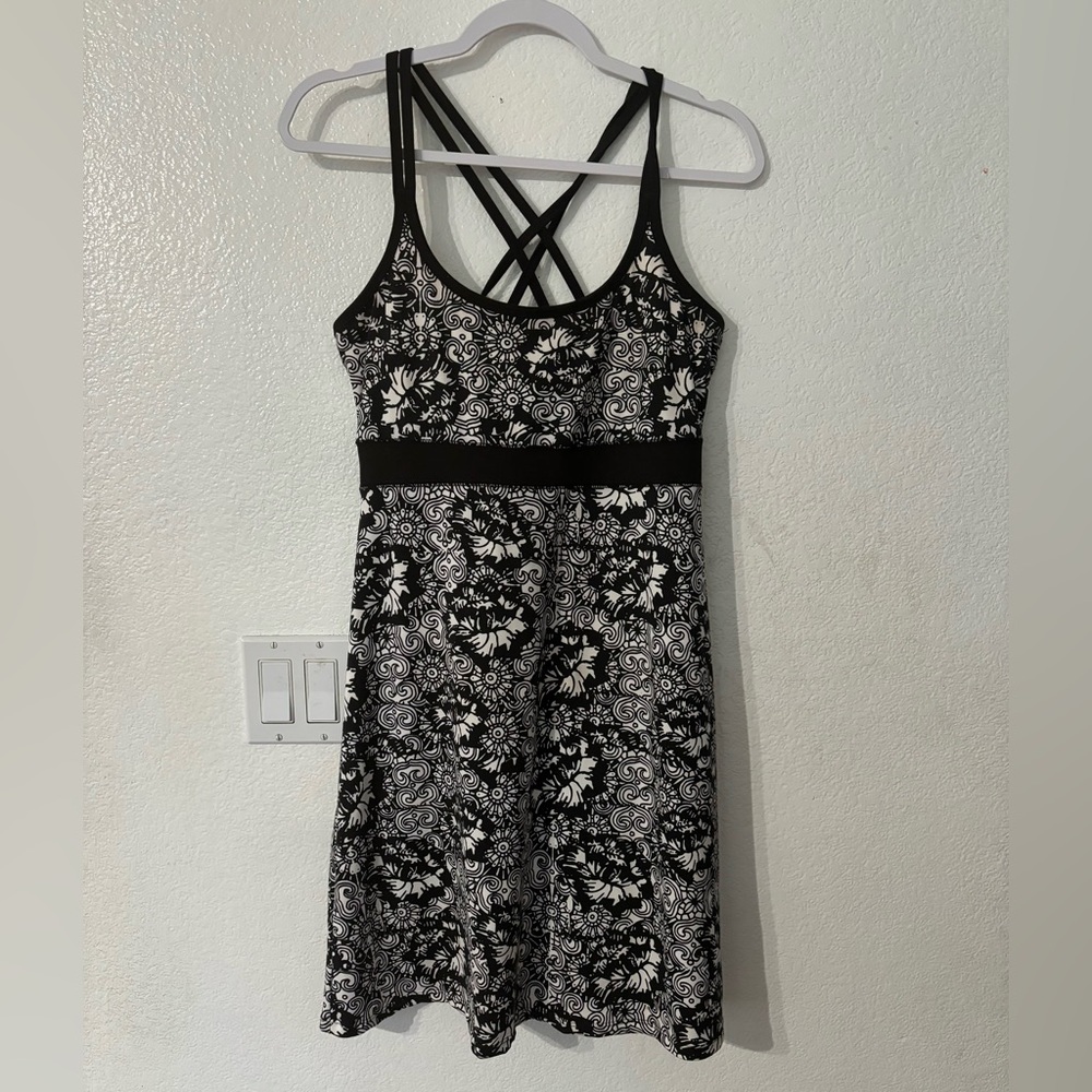 Lola Dress black and White